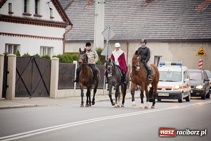 Zdjęcie w galerii na portalu naszraciborz.pl: Przemarsz na św. Marcina w Studziennej wiadomości z regionu