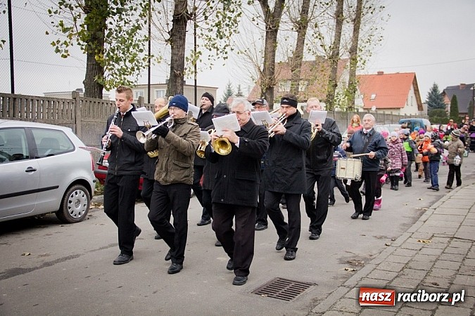 Zdjęcie w galerii na portalu naszraciborz.pl: Przemarsz na św. Marcina w Studziennej wiadomości z regionu