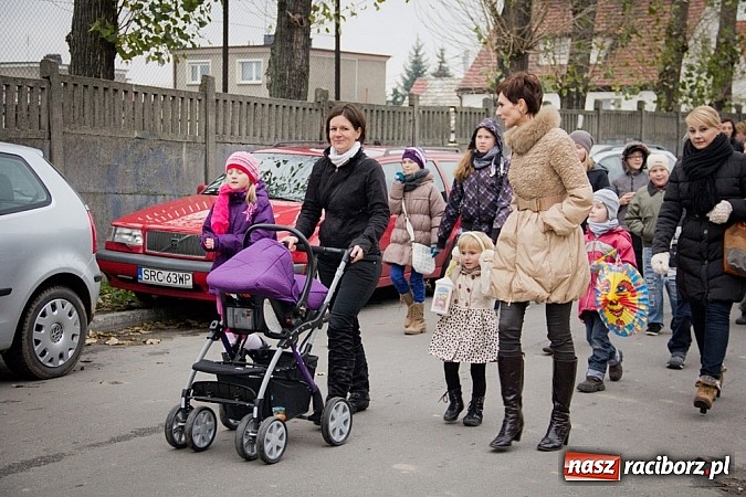 Zdjęcie w galerii na portalu naszraciborz.pl: Przemarsz na św. Marcina w Studziennej wiadomości z regionu