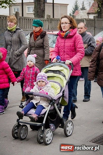 Zdjęcie w galerii na portalu naszraciborz.pl: Przemarsz na św. Marcina w Studziennej wiadomości z regionu