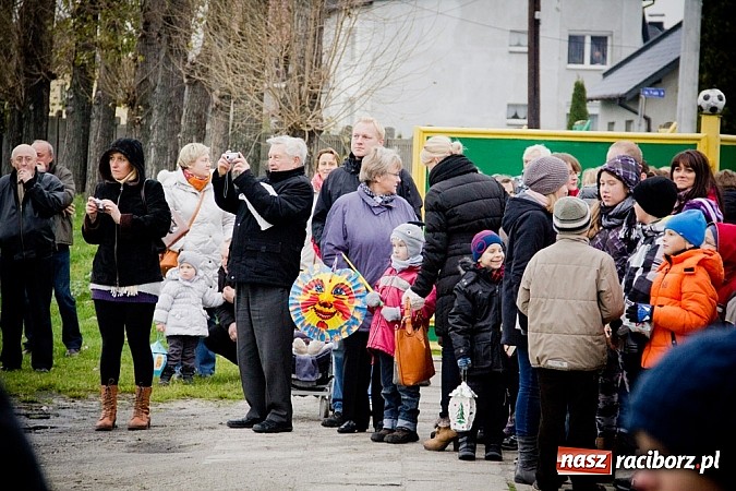 Zdjęcie w galerii na portalu naszraciborz.pl: Przemarsz na św. Marcina w Studziennej wiadomości z regionu