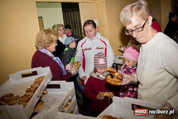 Zdjęcie w galerii na portalu naszraciborz.pl: Przemarsz na św. Marcina w Studziennej wiadomości z regionu