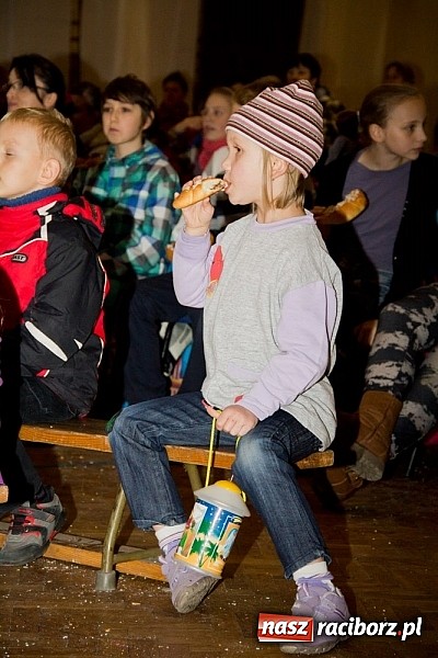 Zdjęcie w galerii na portalu naszraciborz.pl: Przemarsz na św. Marcina w Studziennej wiadomości z regionu