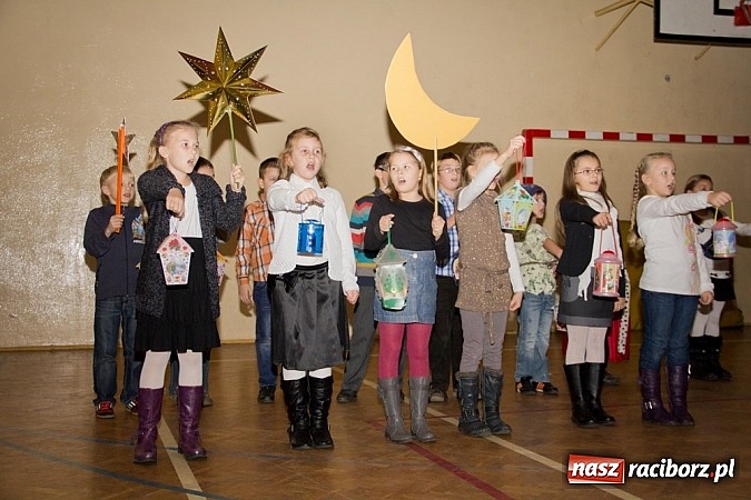 Zdjęcie w galerii na portalu naszraciborz.pl: Przemarsz na św. Marcina w Studziennej wiadomości z regionu