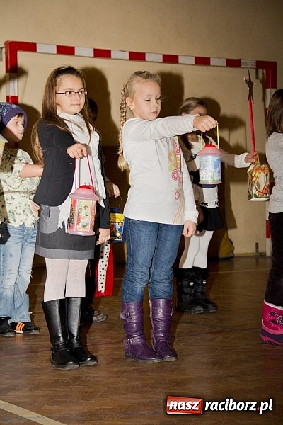Zdjęcie w galerii na portalu naszraciborz.pl: Przemarsz na św. Marcina w Studziennej wiadomości z regionu