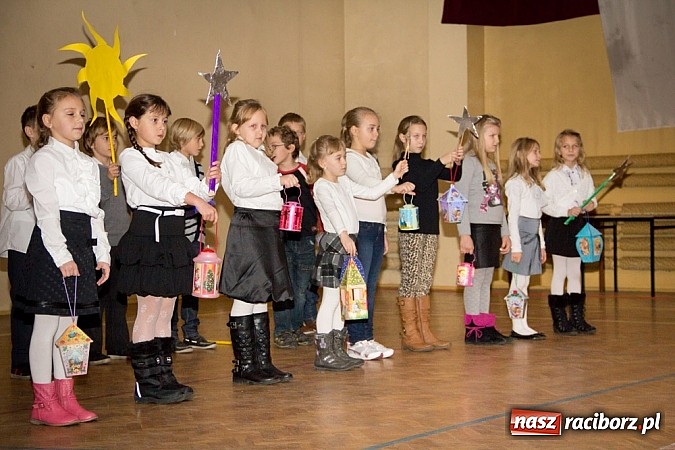 Zdjęcie w galerii na portalu naszraciborz.pl: Przemarsz na św. Marcina w Studziennej wiadomości z regionu