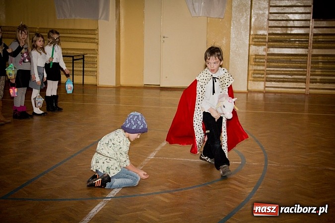 Zdjęcie w galerii na portalu naszraciborz.pl: Przemarsz na św. Marcina w Studziennej wiadomości z regionu