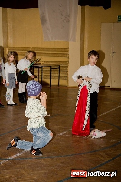 Zdjęcie w galerii na portalu naszraciborz.pl: Przemarsz na św. Marcina w Studziennej wiadomości z regionu