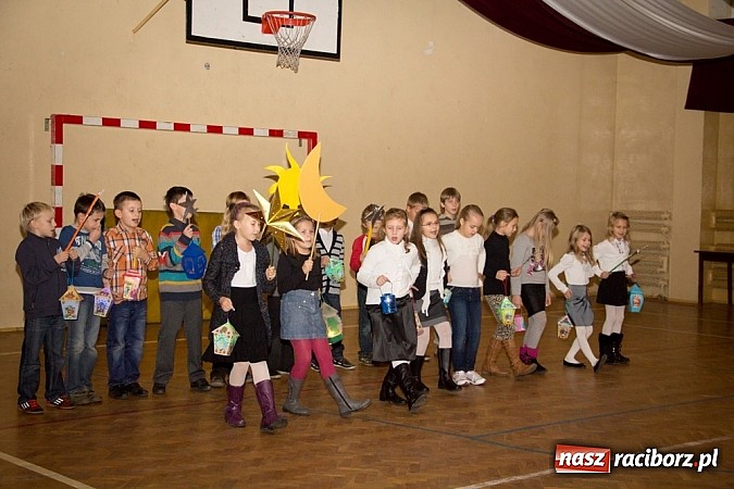 Zdjęcie w galerii na portalu naszraciborz.pl: Przemarsz na św. Marcina w Studziennej wiadomości z regionu