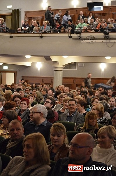 Zdjęcie w galerii na portalu naszraciborz.pl: Stare Dobre Małżeństwo przy pełnej sali RCK wiadomości z regionu