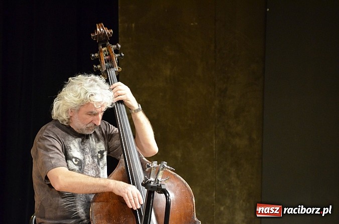 Zdjęcie w galerii na portalu naszraciborz.pl: Stare Dobre Małżeństwo przy pełnej sali RCK wiadomości z regionu