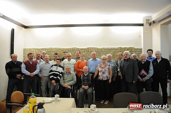 Zdjęcie w galerii na portalu naszraciborz.pl: Loty gołębi 2013 - w sekcji Bojan&oacute;w sezon zakończony, puchary wręczone wiadomości z regionu