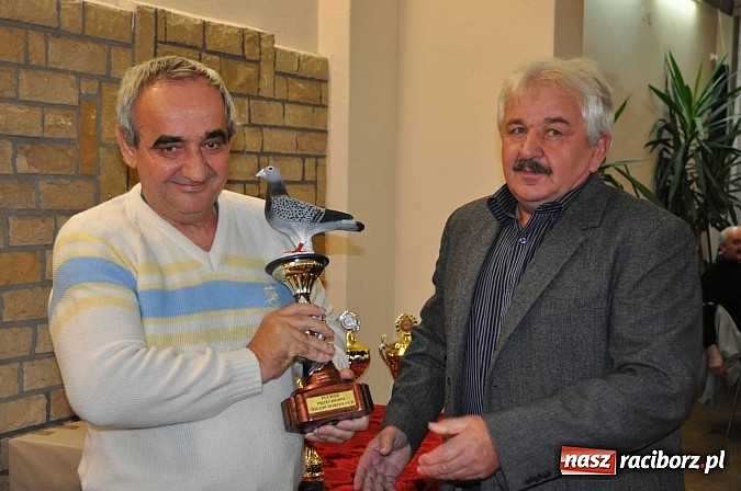 Zdjęcie w galerii na portalu naszraciborz.pl: Loty gołębi 2013 - w sekcji Bojan&oacute;w sezon zakończony, puchary wręczone wiadomości z regionu