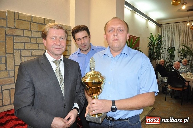Zdjęcie w galerii na portalu naszraciborz.pl: Loty gołębi 2013 - w sekcji Bojan&oacute;w sezon zakończony, puchary wręczone wiadomości z regionu