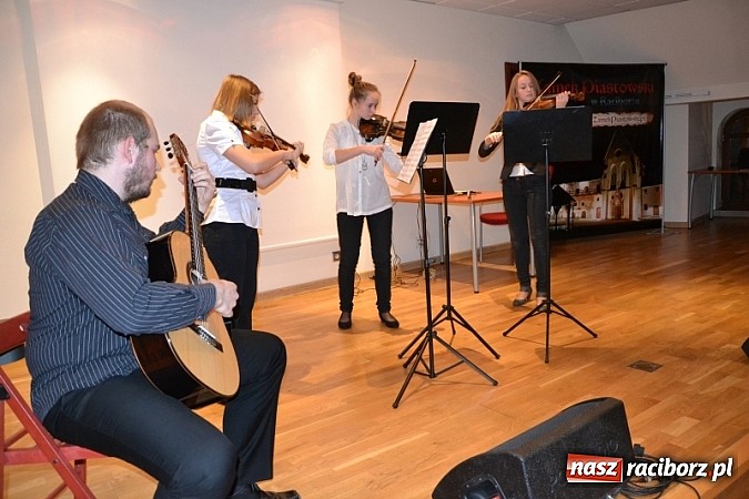 Zdjęcie w galerii na portalu naszraciborz.pl: Na zamku uroczyście zainaugurowano obchody Roku Gawliny wiadomości z regionu