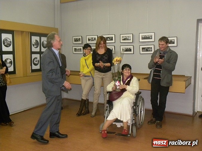 Zdjęcie w galerii na portalu naszraciborz.pl: Zasłaniam, odsłaniam - fotografia otworkowa wiadomości z regionu