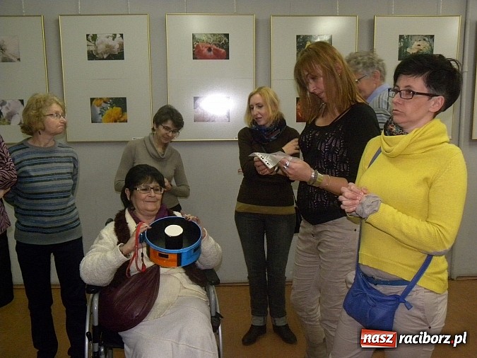 Zdjęcie w galerii na portalu naszraciborz.pl: Zasłaniam, odsłaniam - fotografia otworkowa wiadomości z regionu