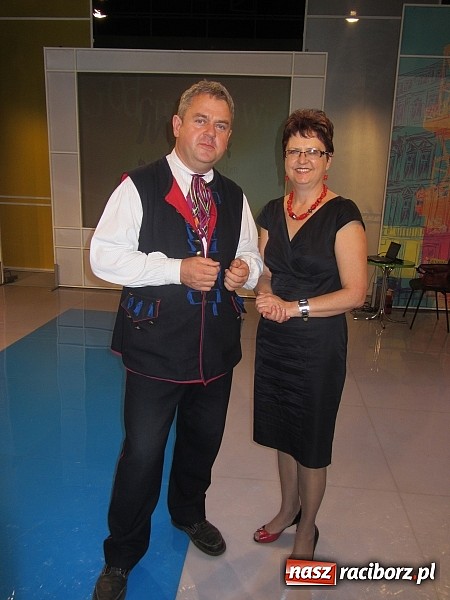 Zdjęcie w galerii na portalu naszraciborz.pl: Gimnazjaliści z Krzanowic w TVP Katowice wiadomości z regionu