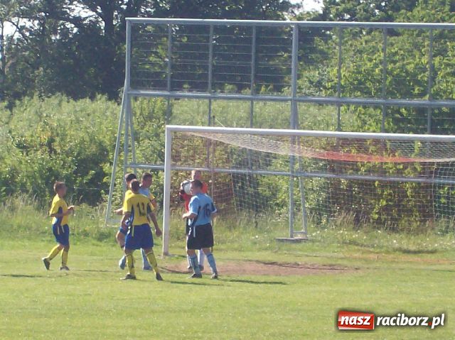 Zdjęcie w galerii na portalu naszraciborz.pl: Brzezie nie oddało punktów wiadomości z regionu
