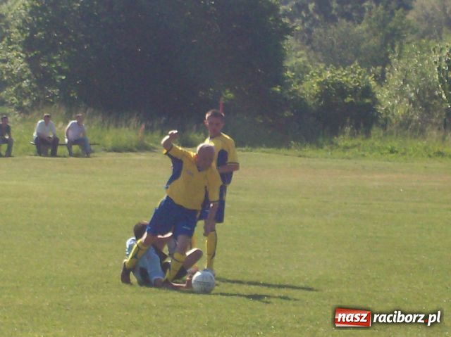 Zdjęcie w galerii na portalu naszraciborz.pl: Brzezie nie oddało punktów wiadomości z regionu