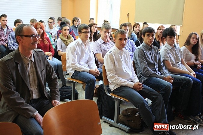 Zdjęcie w galerii na portalu naszraciborz.pl: Uczniowie ZSOMS chcą poznawać tajniki pracy służb mundurowych wiadomości z regionu