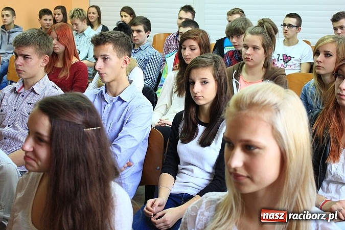 Zdjęcie w galerii na portalu naszraciborz.pl: Uczniowie ZSOMS chcą poznawać tajniki pracy służb mundurowych wiadomości z regionu