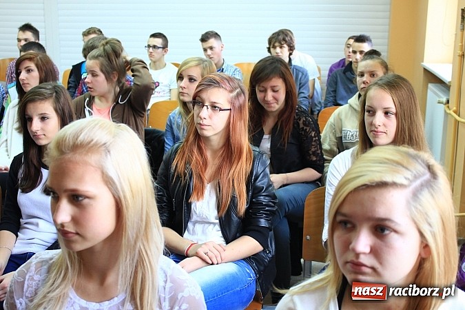 Zdjęcie w galerii na portalu naszraciborz.pl: Uczniowie ZSOMS chcą poznawać tajniki pracy służb mundurowych wiadomości z regionu