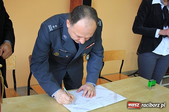 Zdjęcie w galerii na portalu naszraciborz.pl: Uczniowie ZSOMS chcą poznawać tajniki pracy służb mundurowych wiadomości z regionu