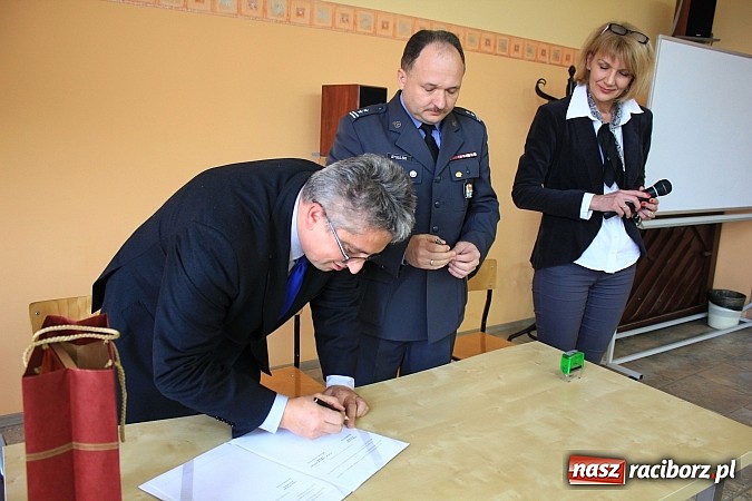 Zdjęcie w galerii na portalu naszraciborz.pl: Uczniowie ZSOMS chcą poznawać tajniki pracy służb mundurowych wiadomości z regionu