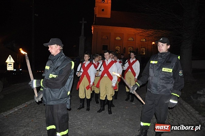 Zdjęcie w galerii na portalu naszraciborz.pl: Trzysta rogali na św. Marcina w Tworkowie wiadomości z regionu