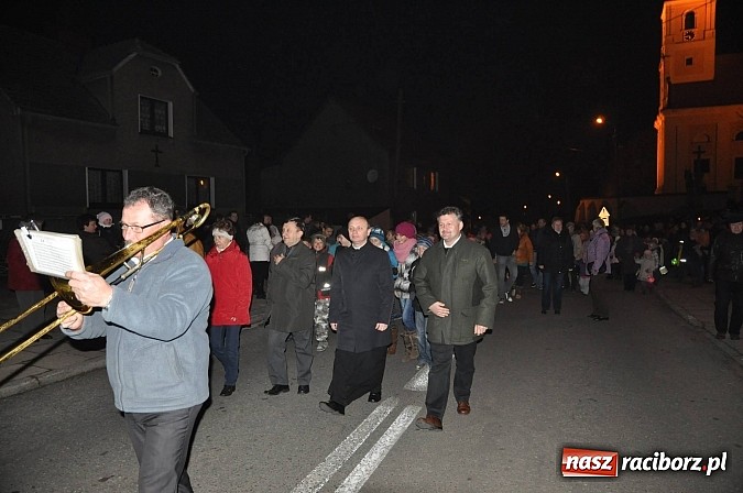 Zdjęcie w galerii na portalu naszraciborz.pl: Trzysta rogali na św. Marcina w Tworkowie wiadomości z regionu