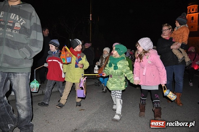 Zdjęcie w galerii na portalu naszraciborz.pl: Trzysta rogali na św. Marcina w Tworkowie wiadomości z regionu