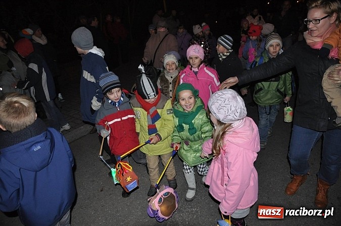 Zdjęcie w galerii na portalu naszraciborz.pl: Trzysta rogali na św. Marcina w Tworkowie wiadomości z regionu