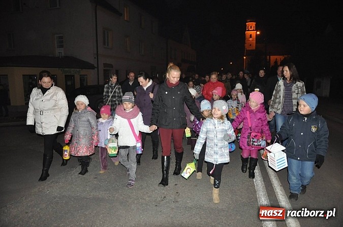 Zdjęcie w galerii na portalu naszraciborz.pl: Trzysta rogali na św. Marcina w Tworkowie wiadomości z regionu