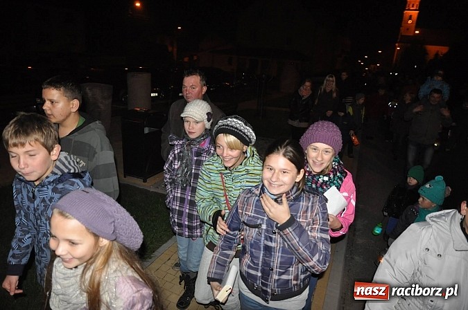 Zdjęcie w galerii na portalu naszraciborz.pl: Trzysta rogali na św. Marcina w Tworkowie wiadomości z regionu