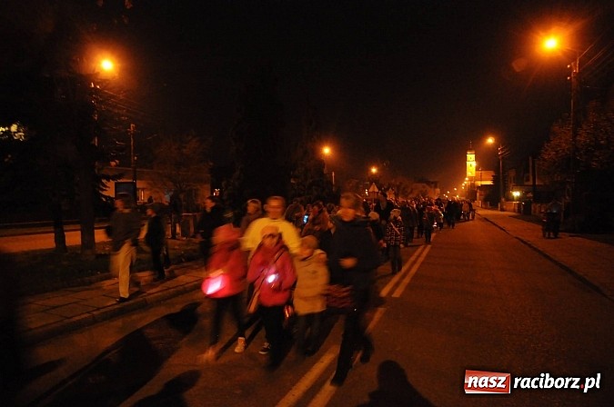 Zdjęcie w galerii na portalu naszraciborz.pl: Trzysta rogali na św. Marcina w Tworkowie wiadomości z regionu