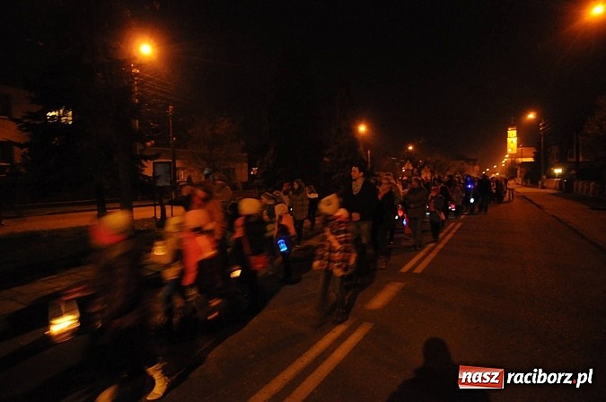 Zdjęcie w galerii na portalu naszraciborz.pl: Trzysta rogali na św. Marcina w Tworkowie wiadomości z regionu