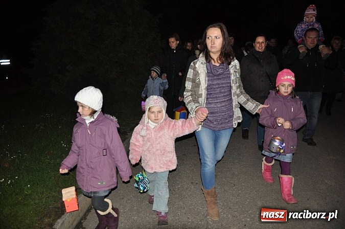 Zdjęcie w galerii na portalu naszraciborz.pl: Trzysta rogali na św. Marcina w Tworkowie wiadomości z regionu