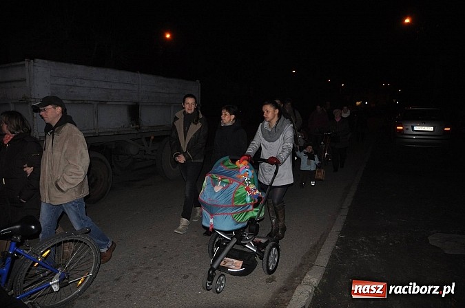Zdjęcie w galerii na portalu naszraciborz.pl: Trzysta rogali na św. Marcina w Tworkowie wiadomości z regionu