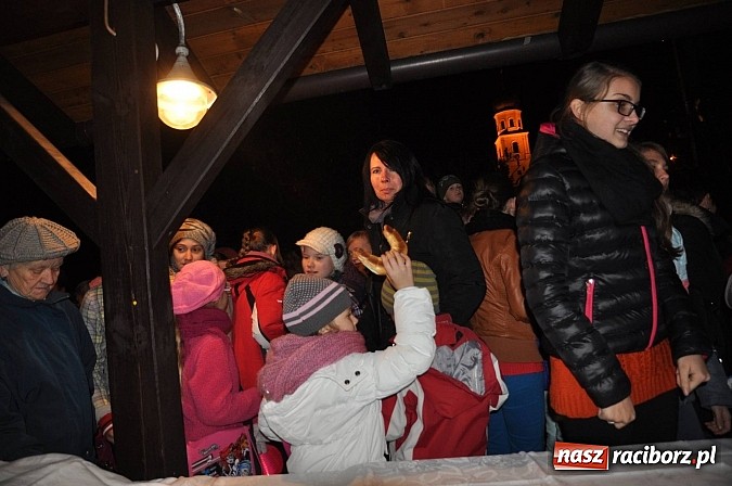 Zdjęcie w galerii na portalu naszraciborz.pl: Trzysta rogali na św. Marcina w Tworkowie wiadomości z regionu