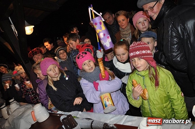 Zdjęcie w galerii na portalu naszraciborz.pl: Trzysta rogali na św. Marcina w Tworkowie wiadomości z regionu