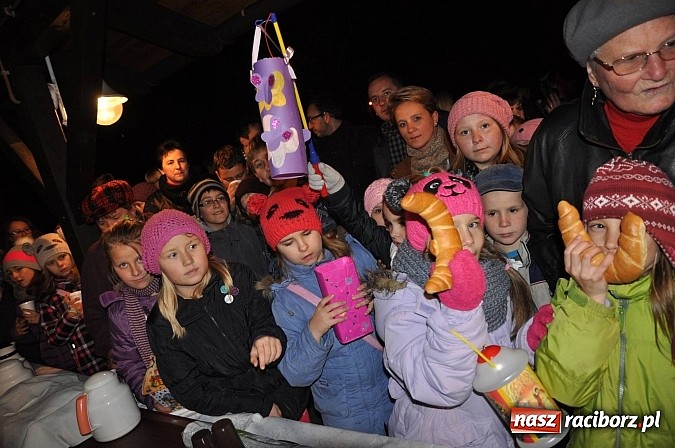 Zdjęcie w galerii na portalu naszraciborz.pl: Trzysta rogali na św. Marcina w Tworkowie wiadomości z regionu