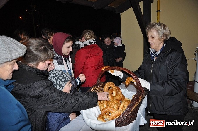 Zdjęcie w galerii na portalu naszraciborz.pl: Trzysta rogali na św. Marcina w Tworkowie wiadomości z regionu
