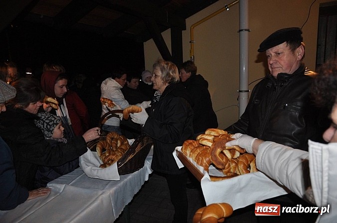 Zdjęcie w galerii na portalu naszraciborz.pl: Trzysta rogali na św. Marcina w Tworkowie wiadomości z regionu
