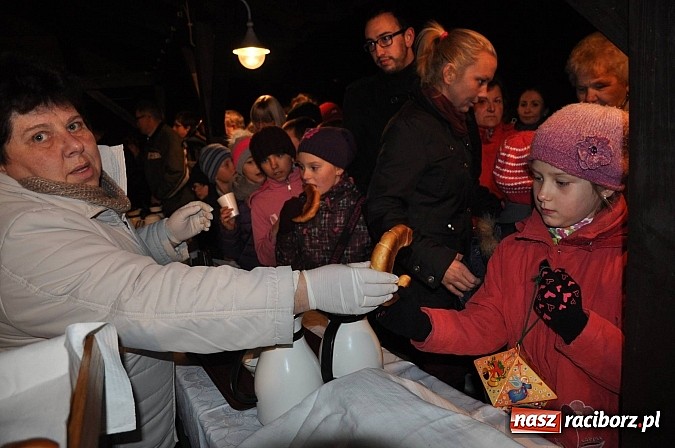 Zdjęcie w galerii na portalu naszraciborz.pl: Trzysta rogali na św. Marcina w Tworkowie wiadomości z regionu