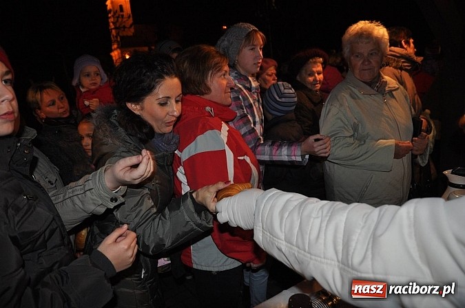 Zdjęcie w galerii na portalu naszraciborz.pl: Trzysta rogali na św. Marcina w Tworkowie wiadomości z regionu