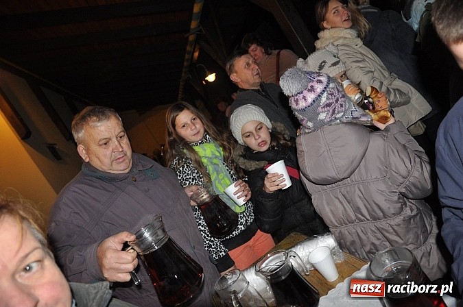 Zdjęcie w galerii na portalu naszraciborz.pl: Trzysta rogali na św. Marcina w Tworkowie wiadomości z regionu