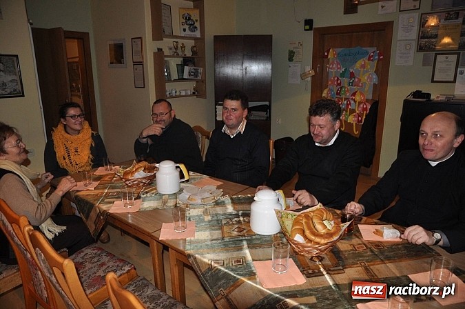 Zdjęcie w galerii na portalu naszraciborz.pl: Trzysta rogali na św. Marcina w Tworkowie wiadomości z regionu