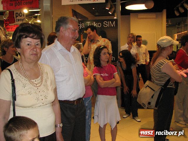 Zdjęcie w galerii na portalu naszraciborz.pl: Najpierw duchy, teraz Rysiek z Klanu wiadomości z regionu