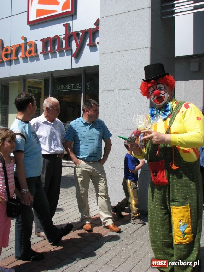 Zdjęcie w galerii na portalu naszraciborz.pl: Najpierw duchy, teraz Rysiek z Klanu wiadomości z regionu